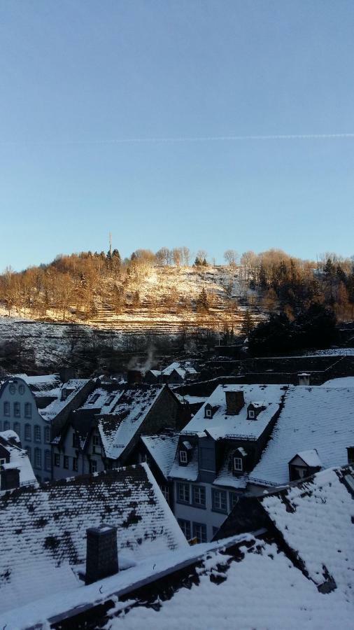 Der Kleine Globetrotter Bed & Breakfast Monschau Exterior photo